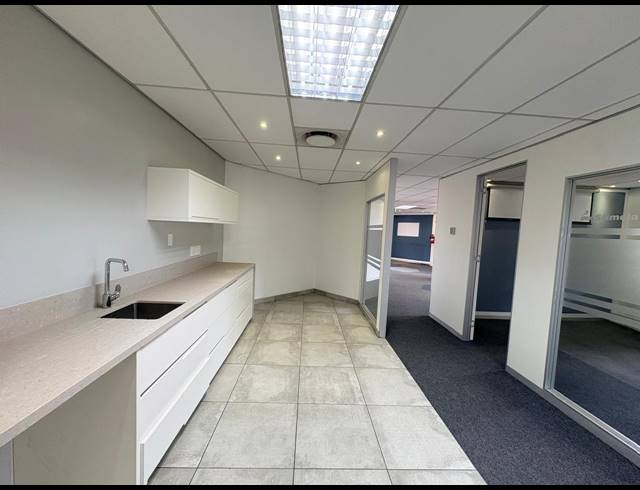 1,390M² OFFICE FOR SALE IN WITKOPPEN